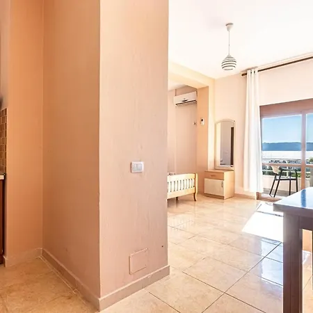 Radhima Res 20 - Apt, Sea View, Kitchen فلورا